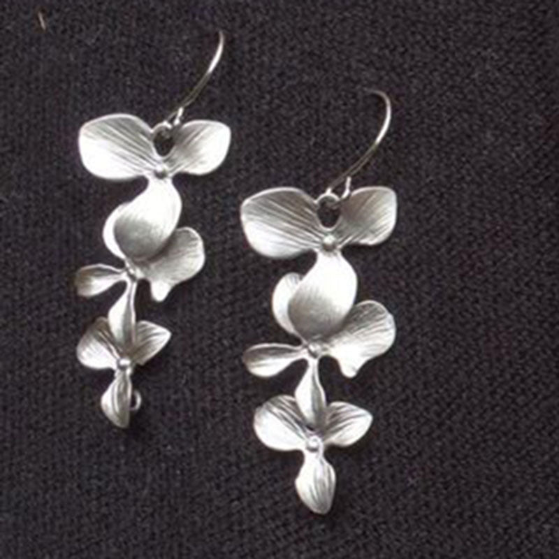 Women's Fashion Silver Petals Necklace And Earrings Suite-Jewearrings