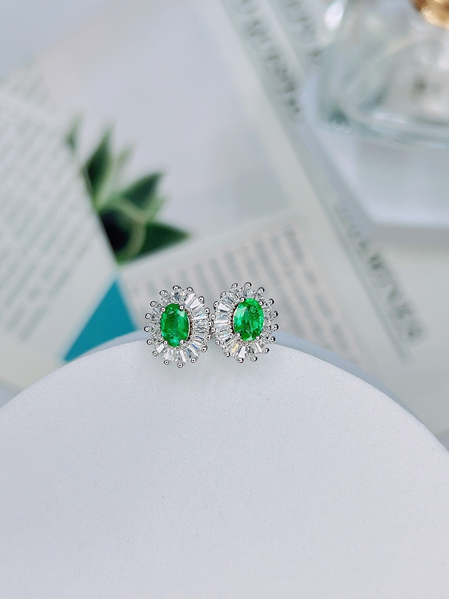 S925 Silver Natural Emerald Stud Earrings-Jewearrings