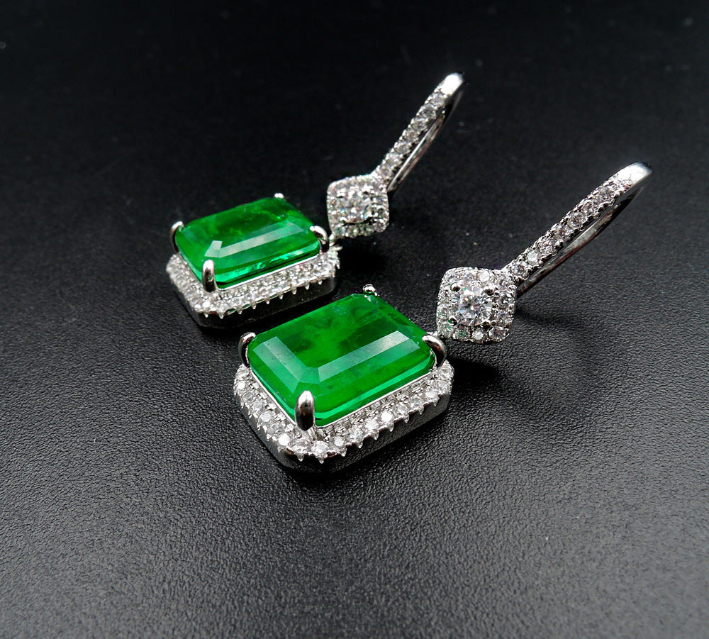 Retro Earrings With Emerald Color-Jewearrings