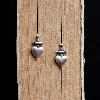 S925 Sterling Silver Heart-shaped Retro Stud Earrings-Jewearrings