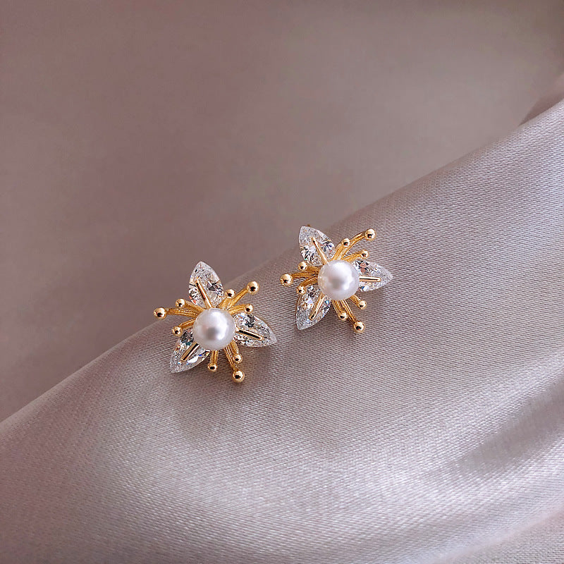 Ladies S925 Silver Needle Pearl Petal Stud Earrings-Jewearrings