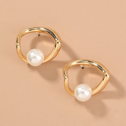 Metal Hollow Love Pearl Earrings Women Simple Retro Fashion All-match Earrings-Jewearrings