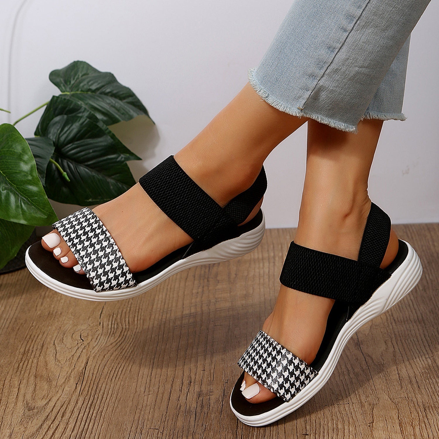 PU Leather Open Toe Low Heel Sandals-Jewearrings