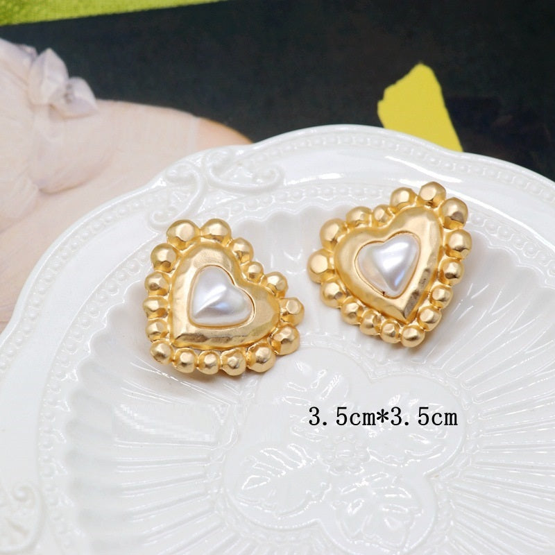 Matte Gold Heart-shaped Pin Silver Stud Earrings Ear Clip-Jewearrings