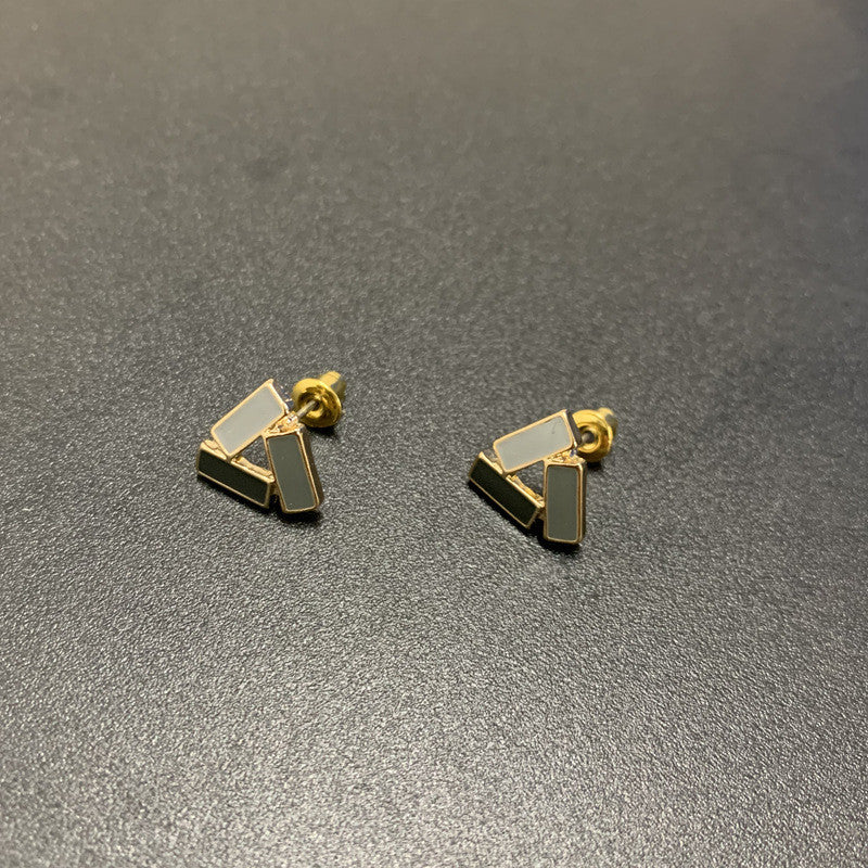 Japanese And Korean Design Sense Triangle Three-dimensional Stud Earrings Hollow Stitching-Jewearrings