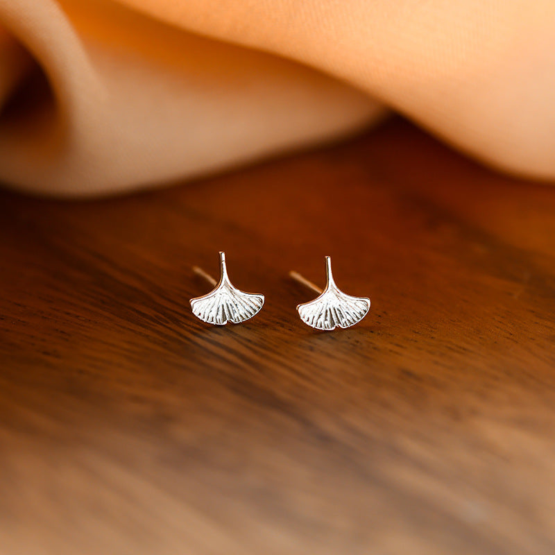 Women's Fashionable Simple Pure Silver Stud Earrings-Jewearrings