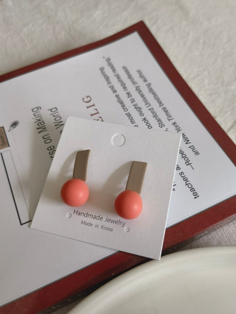 Japanese And Korean Contrasting Color Geometric Ball Stud Earrings-Jewearrings