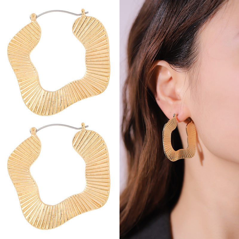 Women's Exaggerated Metal Grain Gold-plated Earrings-Jewearrings