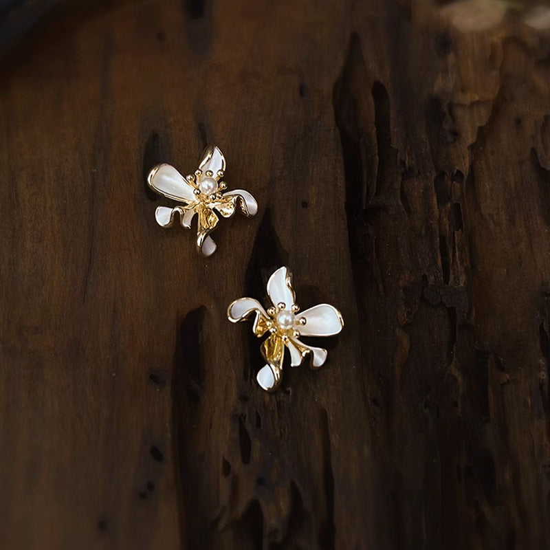 White Enamel Pearl Stud Earrings-Jewearrings