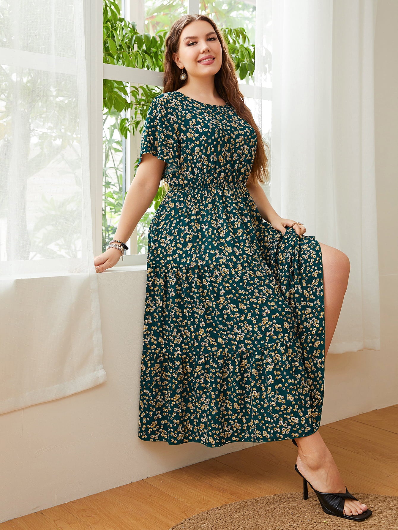 Plus Size Floral Round Neck Short Sleeve Midi Dress-Jewearrings