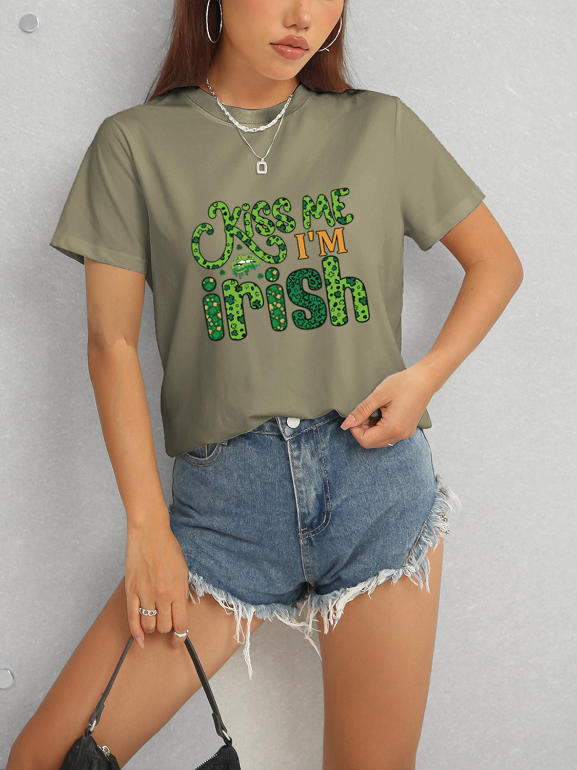 KISS ME I'M IRISH Round Neck T-Shirt-Jewearrings