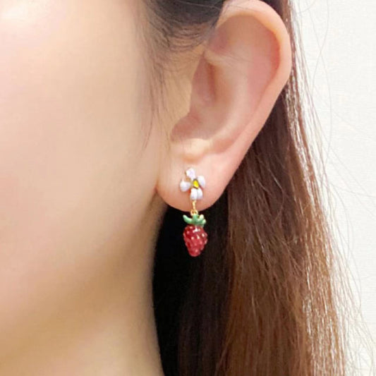 Drop Oil Strawberry Flower Stud Earrings For Women All-match And Cute-Jewearrings