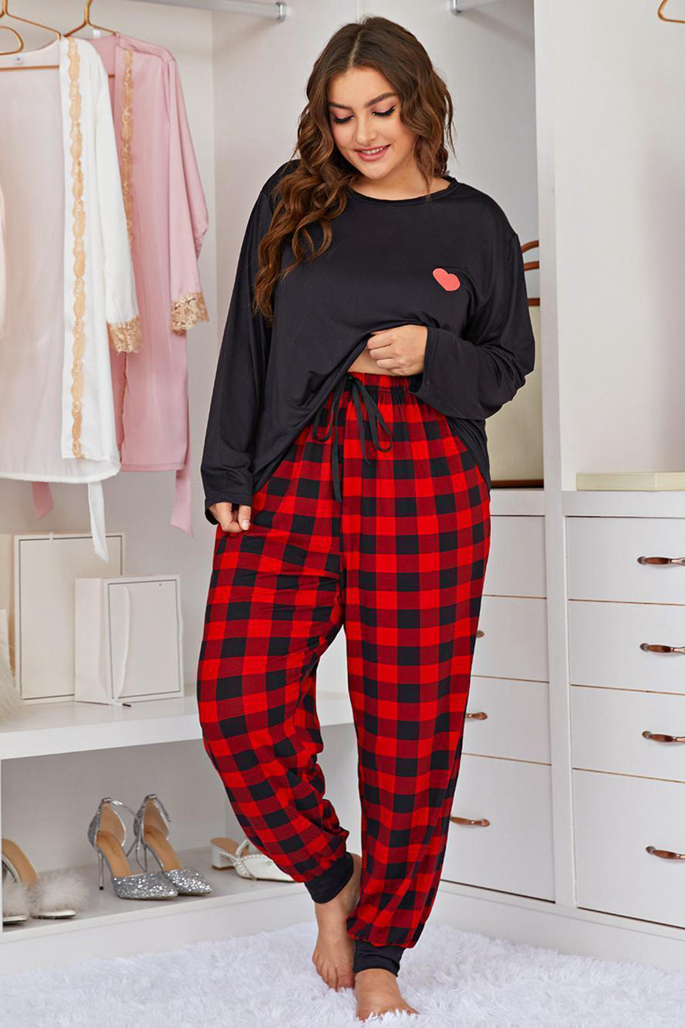 Plus Size Heart Graphic Top and Plaid Joggers Lounge Set-Jewearrings