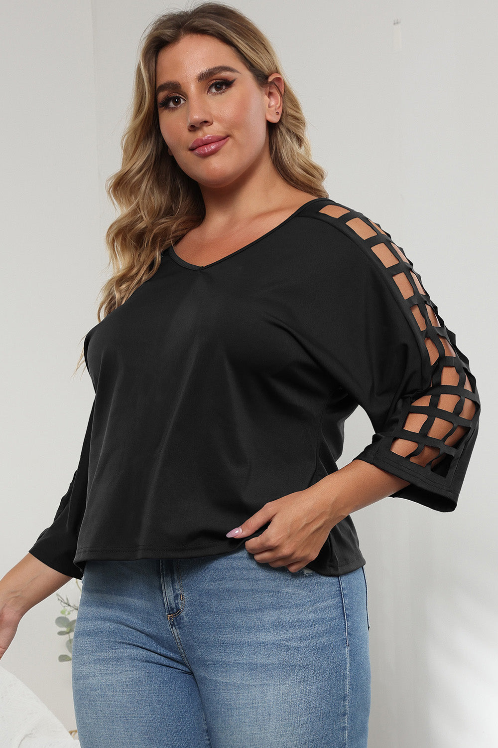 3/4 Sleeve Cutout Detail Top-Jewearrings