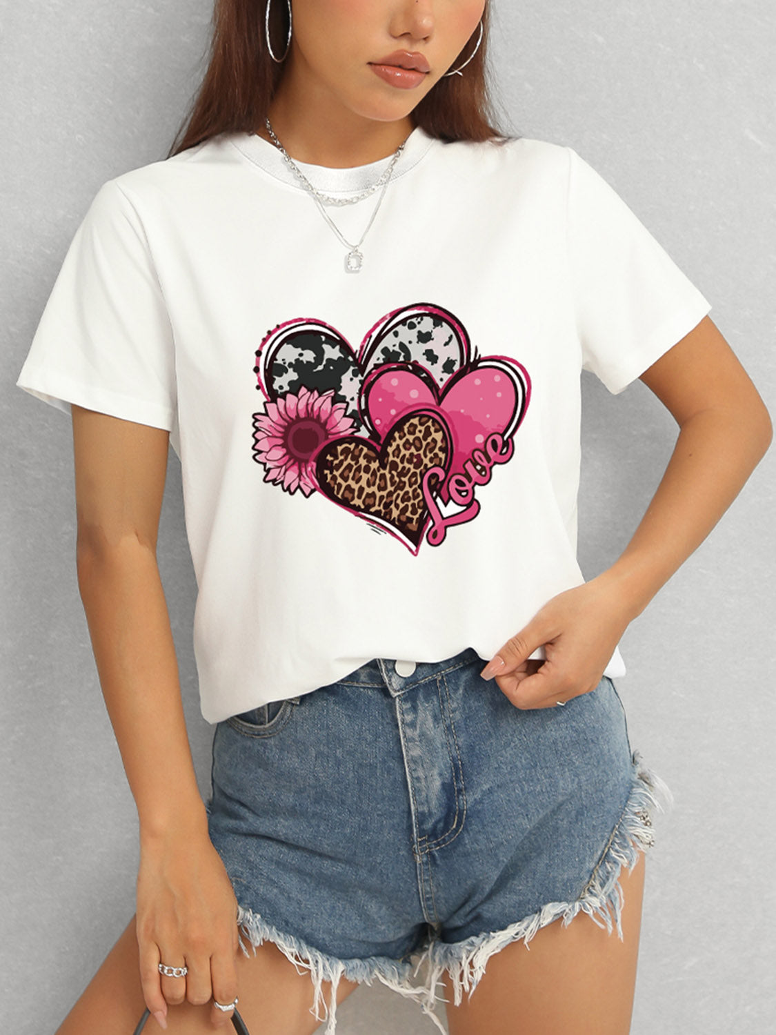 Heart Round Neck Short Sleeve T-Shirt-Jewearrings