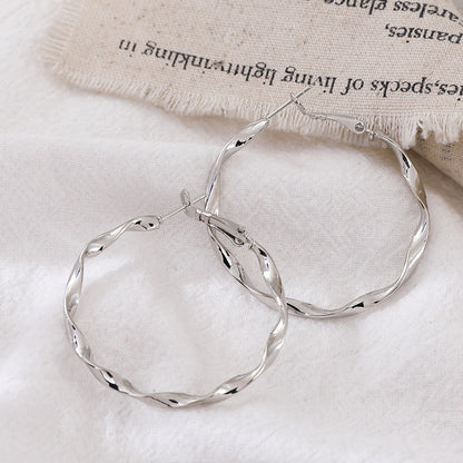 Metal hoop earrings-Jewearrings