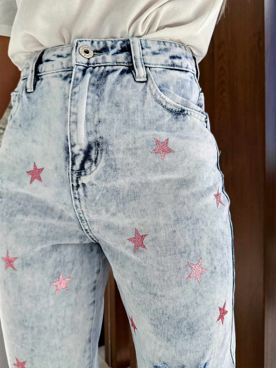 Distressed Star Straight Jeans with Pockets-Jewearrings