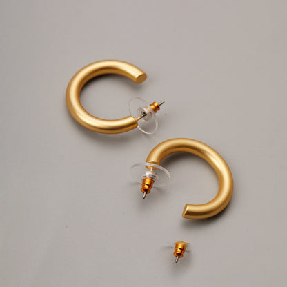 European And American Simple Atmospheric Circle Stud Earrings-Jewearrings