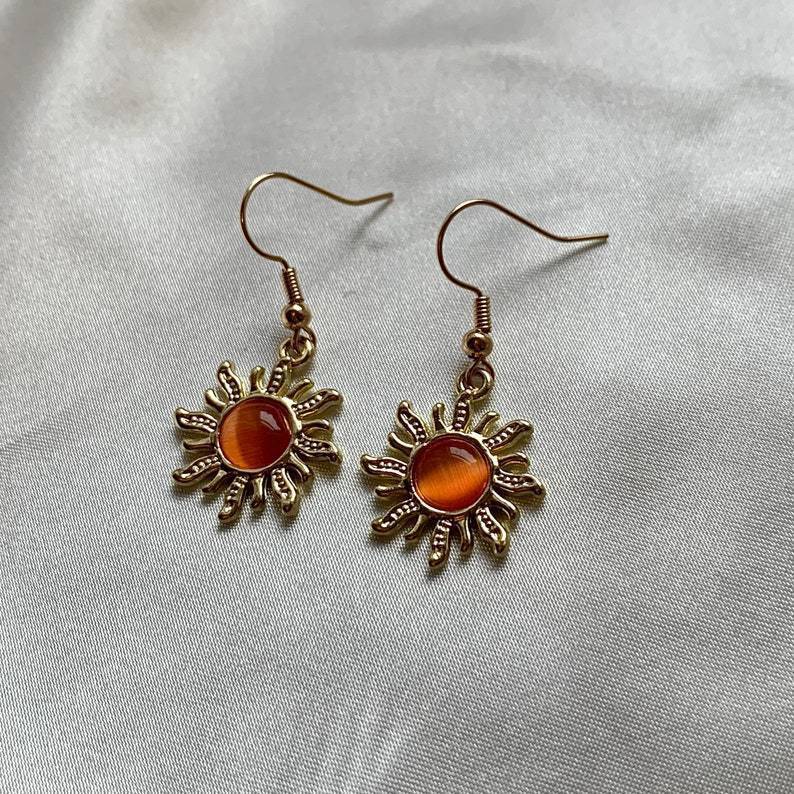 Retro Sunflower Opal And Gold Earrings-Jewearrings