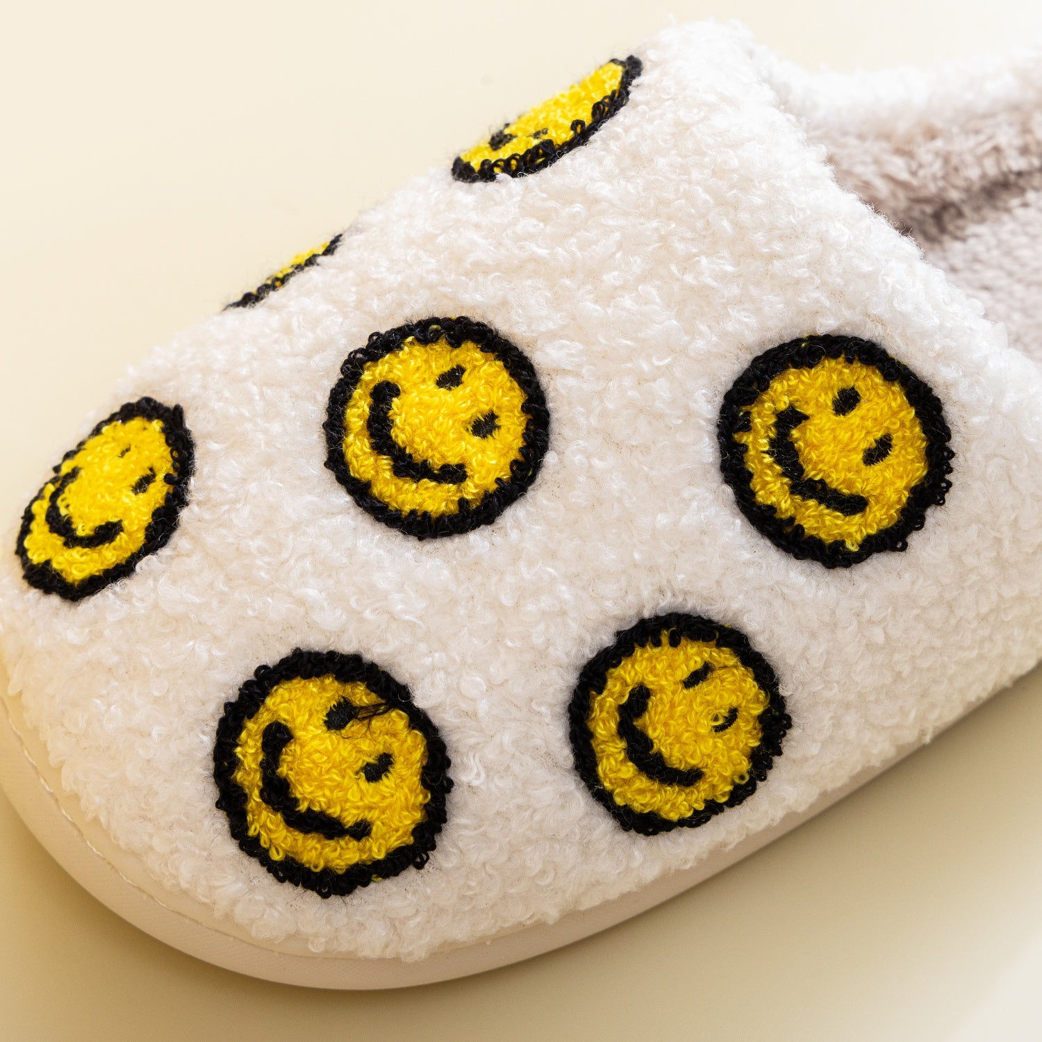 Melody Smiley Face Slippers-Jewearrings