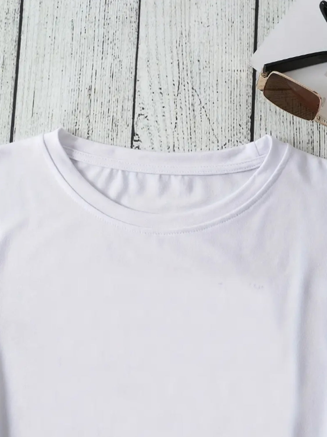 Graphic Round Neck Short Sleeve T-Shirt-Jewearrings