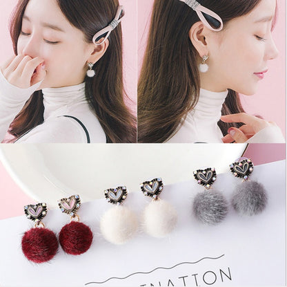 Winter new sweet temperament cute heart-shaped hair ball earrings personalized diamond love earrings earrings 925 silver needle-Jewearrings