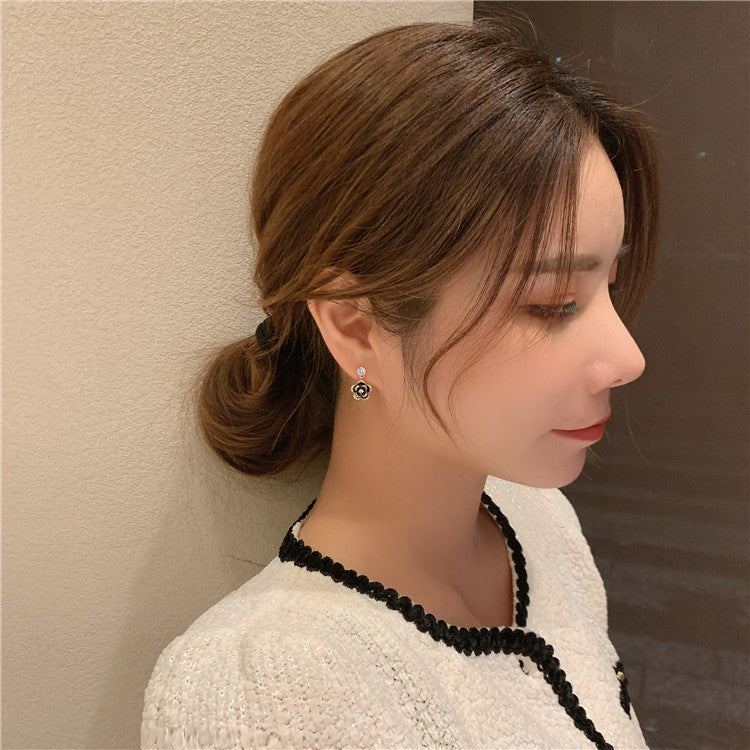 925 Silver Needle Dongdaemun Flower Heart-shaped Small And Simple Female Stud Earrings-Jewearrings