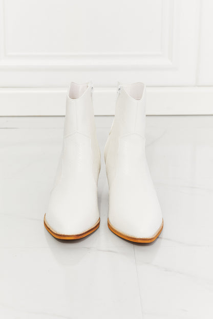 MMShoes Watertower Town Faux Leather Western Ankle Boots in White-Jewearrings