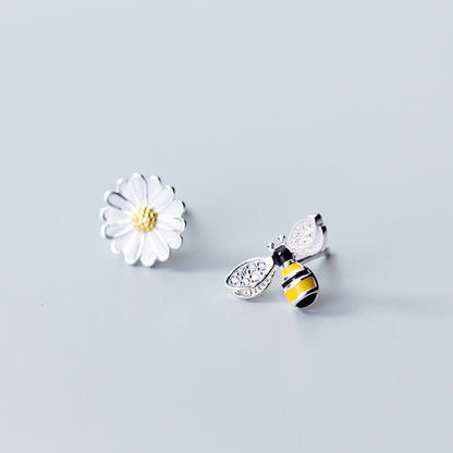 Ladies Fashion Personality Cute Little Bee Stud Earrings-Jewearrings