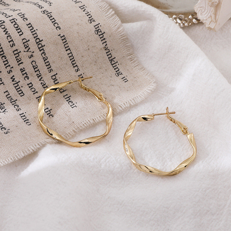 Metal hoop earrings-Jewearrings