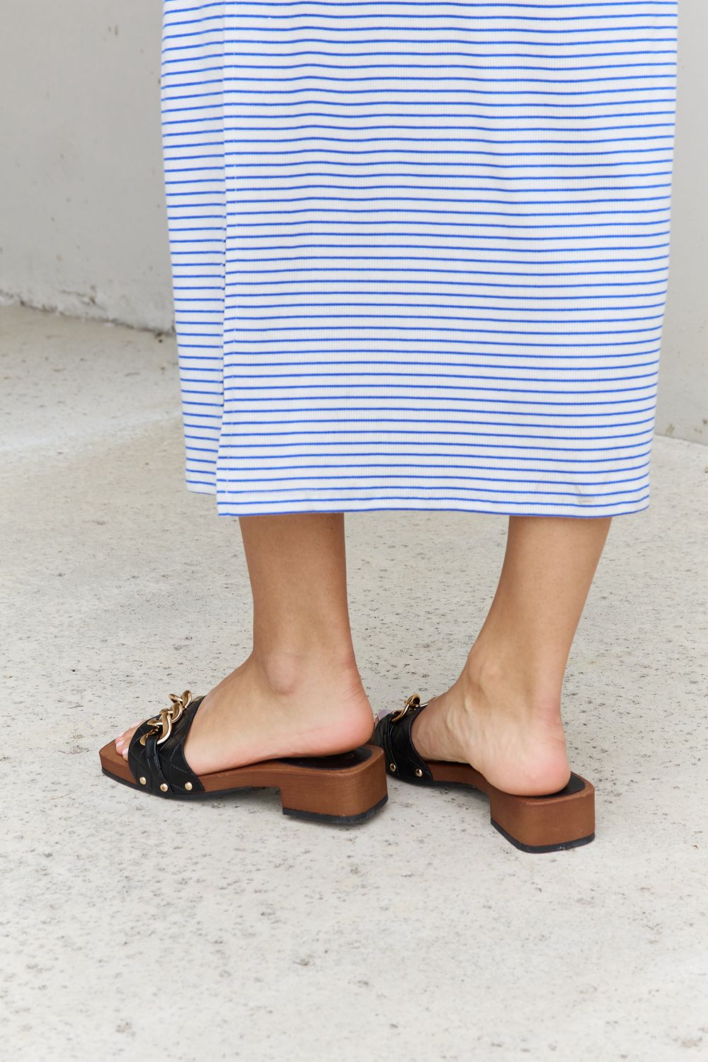 Forever Link Square Toe Chain Detail Clog Sandal in Black-Jewearrings