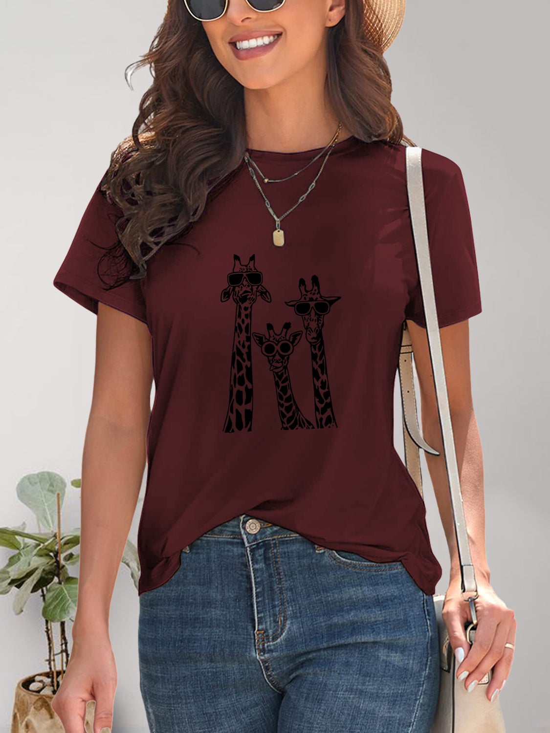 Giraffe Graphic Round Neck T-Shirt-Jewearrings