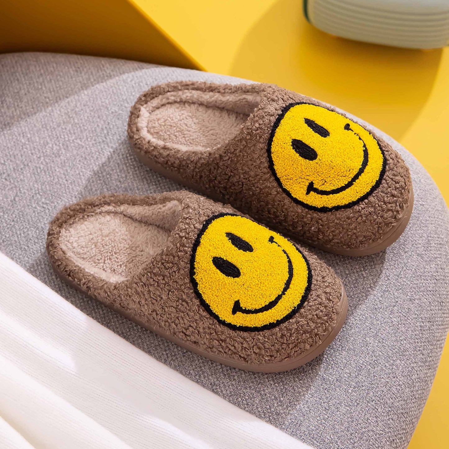 Melody Smiley Face Slippers-Jewearrings