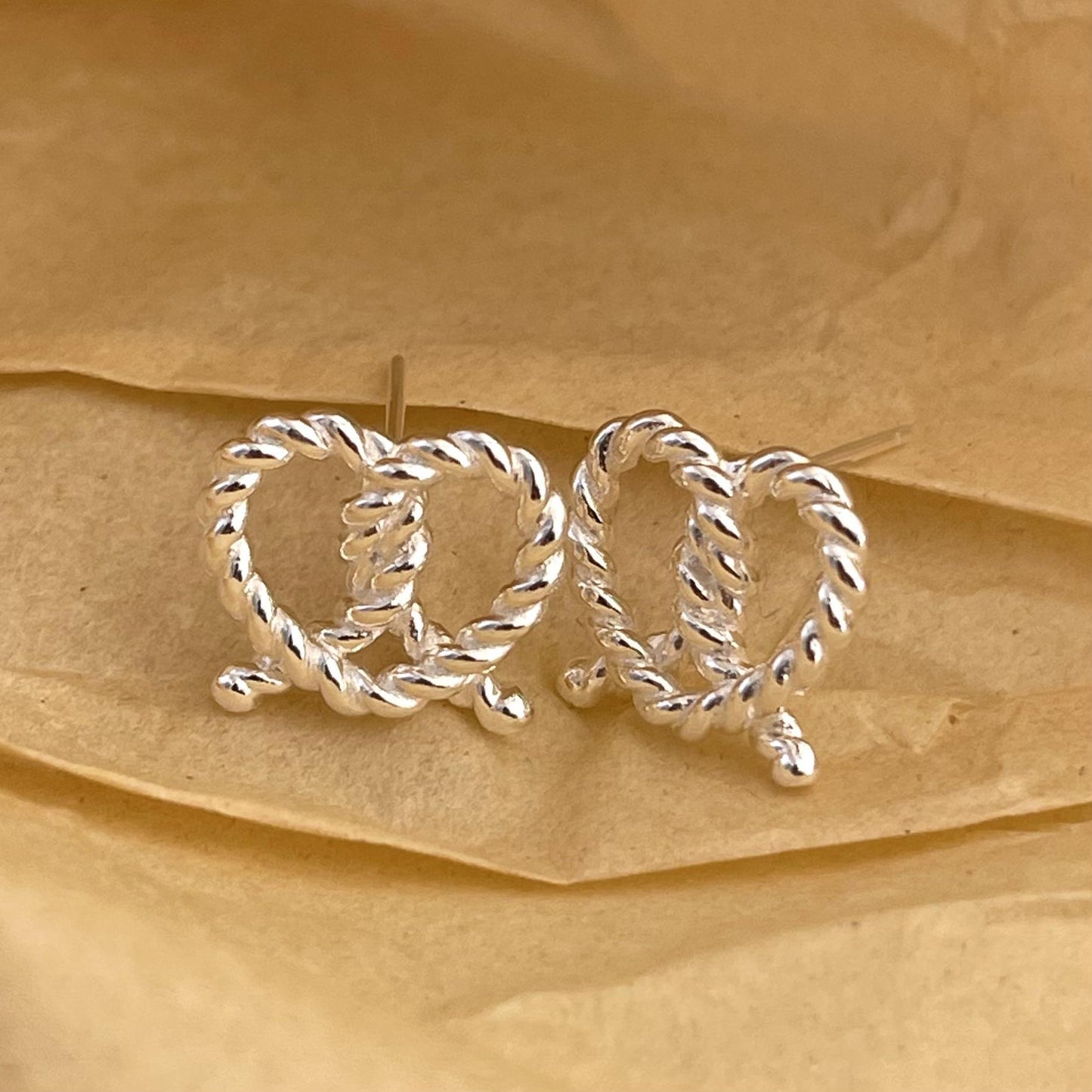 Women's Sterling Silver Twist Knotted Heart Stud Earrings-Jewearrings