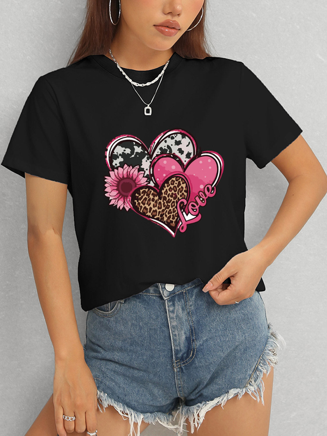 Heart Round Neck Short Sleeve T-Shirt-Jewearrings