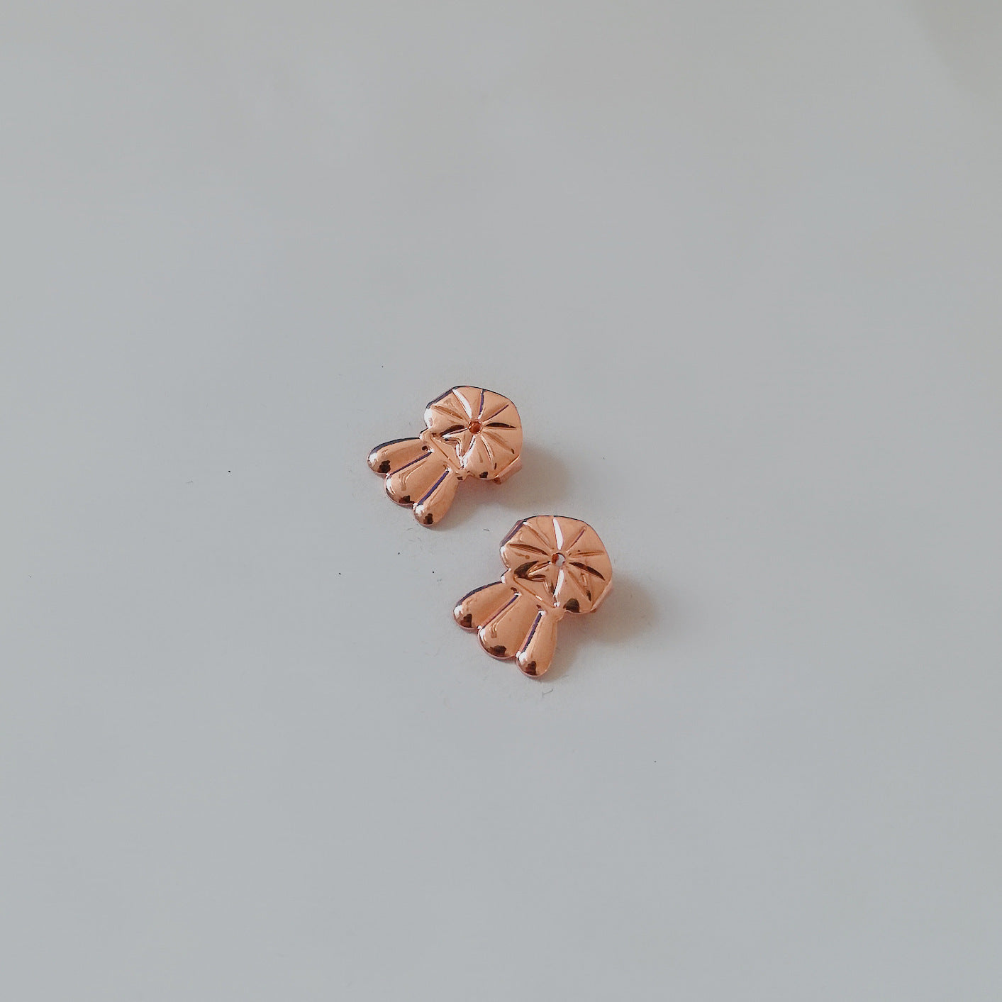 Popular Magic Stud Earrings Aid Creative Stud Earrings Buckle Lift Holder Butterfly TV Stud Earring Clip-Jewearrings