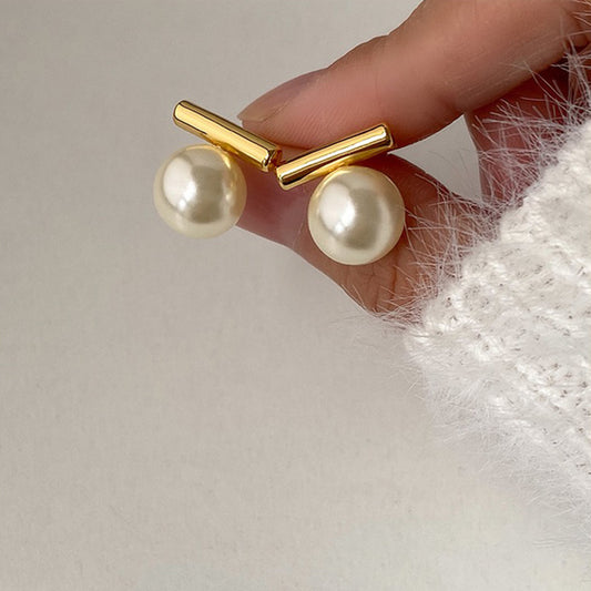 Women's Metal Pearl Stud Earrings-Jewearrings