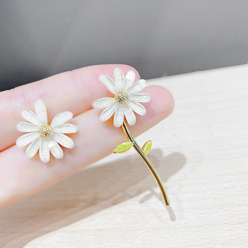 European And American Style 925 Silver Needle Small Daisy Earrings Asymmetric Flower Earrings-Jewearrings