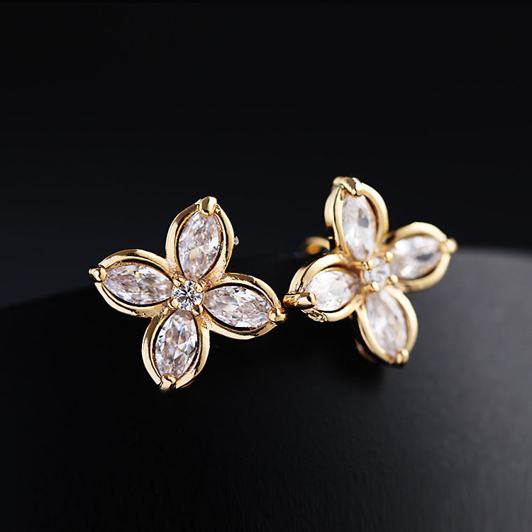 Simple Ladies Clip Earrings Personality Four-leaf Flower-Jewearrings