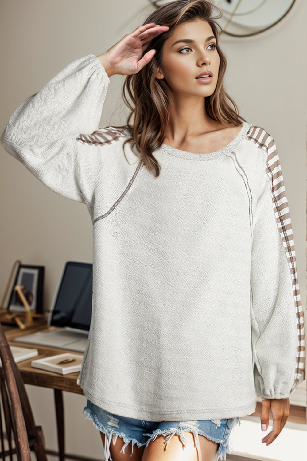 Contrast Stitching Round Neck Long Sleeve T-Shirt-Jewearrings