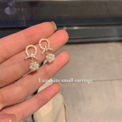 Silver Needle Small Fragrance Pearl Stud Earrings-Jewearrings