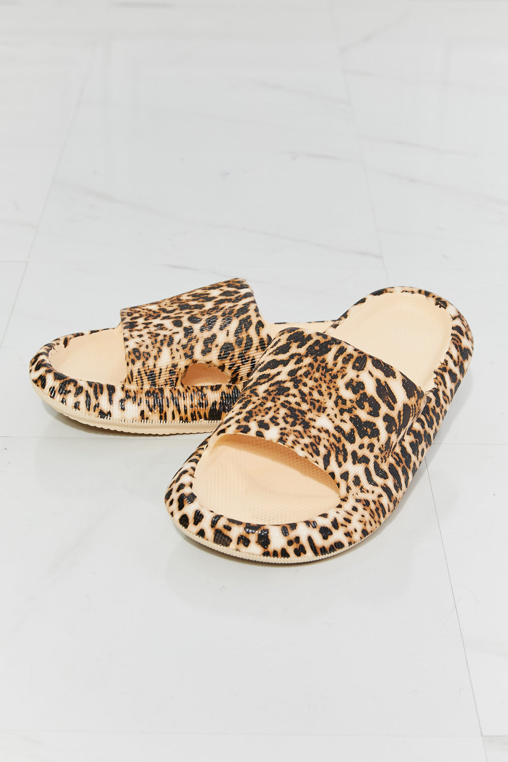 MMShoes Arms Around Me Open Toe Slide in Leopard-Jewearrings