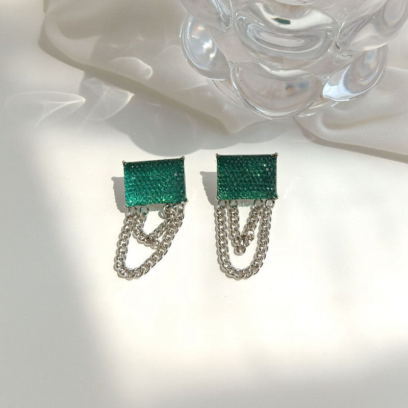 Women's Silver Needle Emerald Chain Earrings-Jewearrings