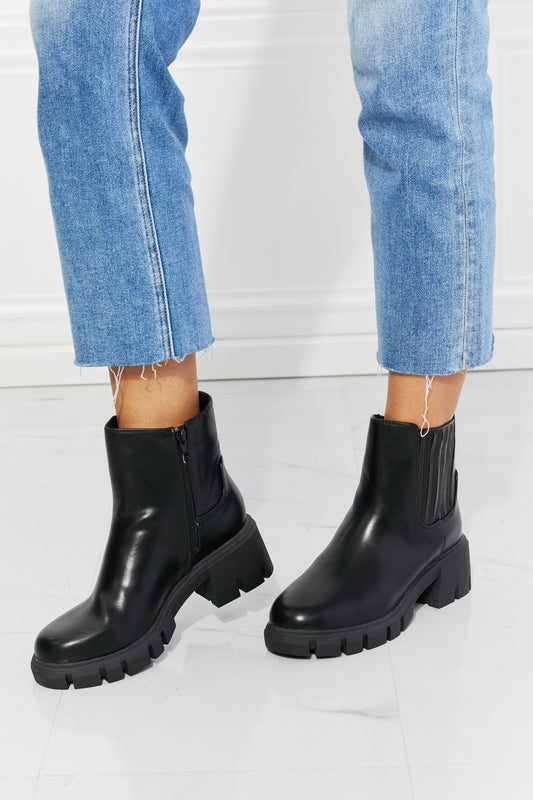 MMShoes What It Takes Lug Sole Chelsea Boots in Black-Jewearrings