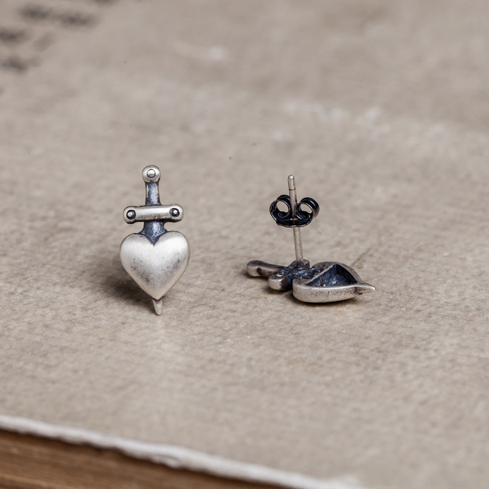 S925 Sterling Silver Heart-shaped Retro Stud Earrings-Jewearrings