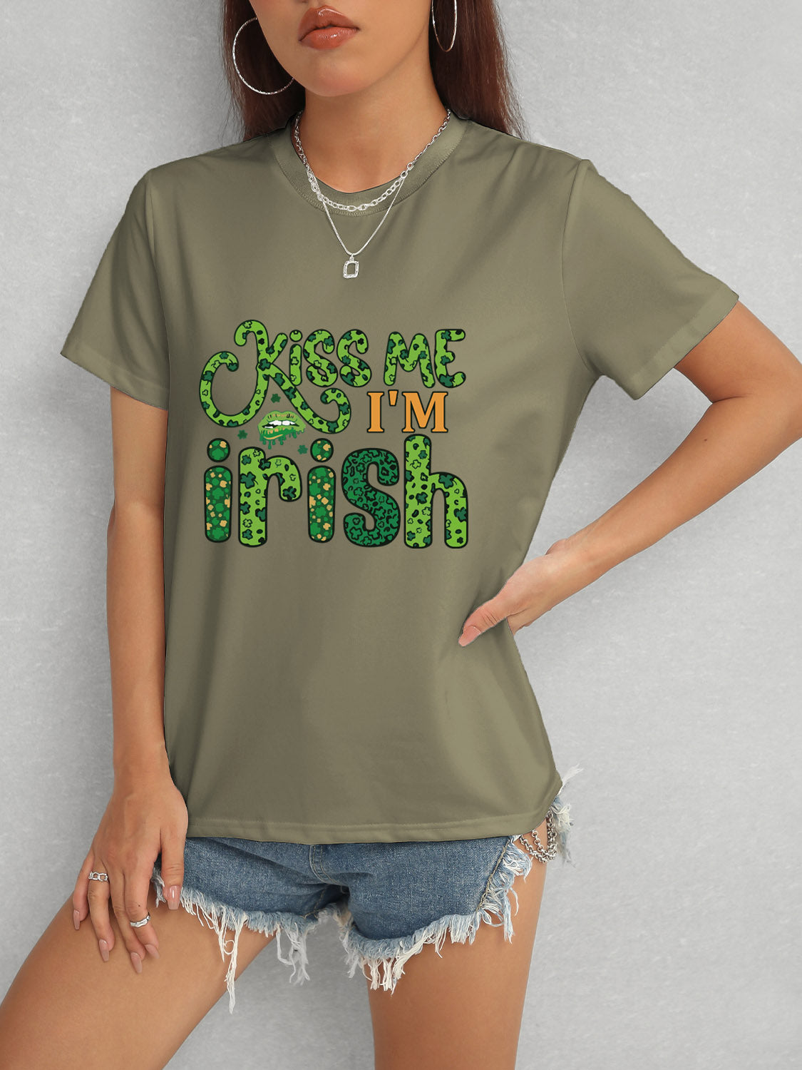 KISS ME I'M IRISH Round Neck T-Shirt-Jewearrings