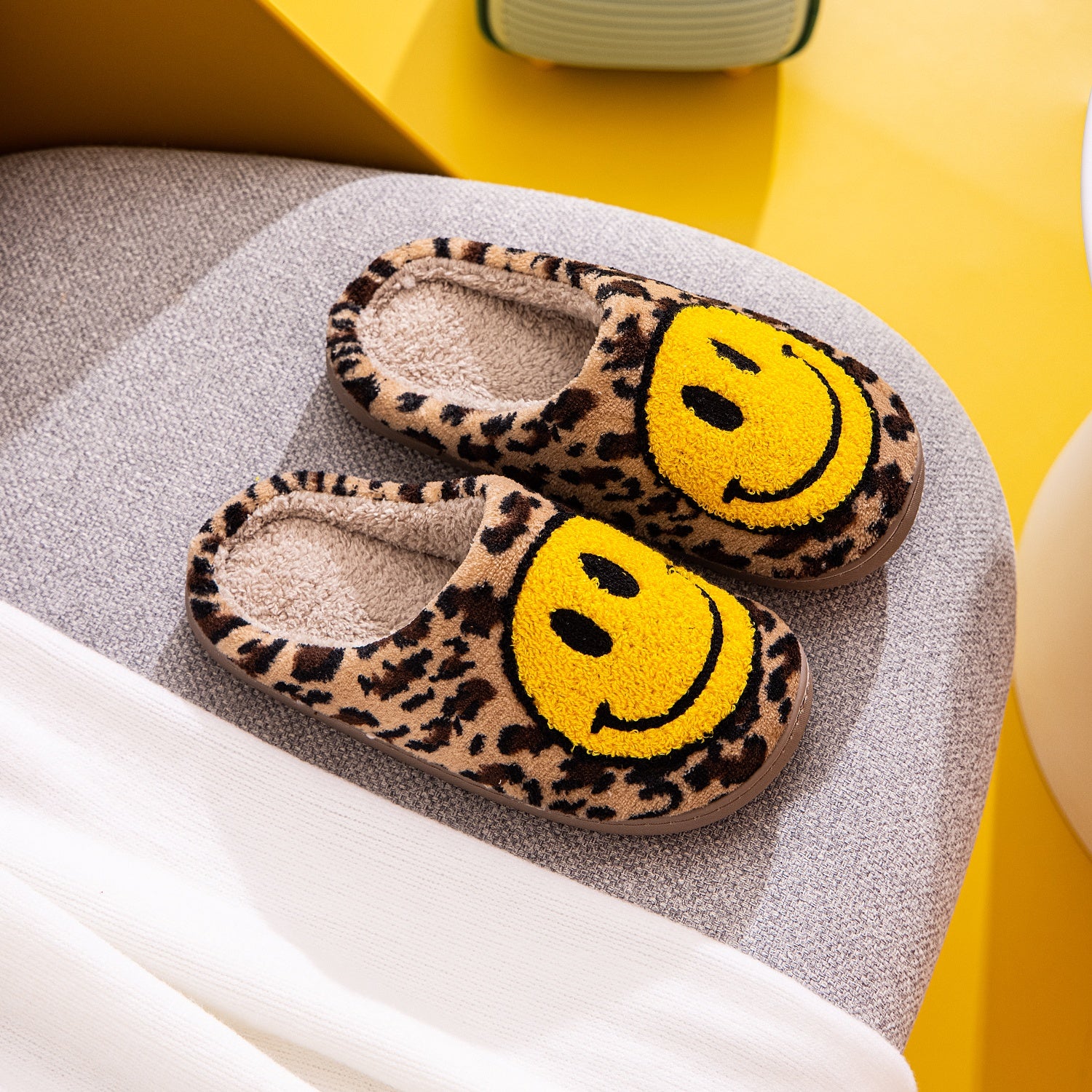 Melody Smiley Face Leopard Slippers-Jewearrings