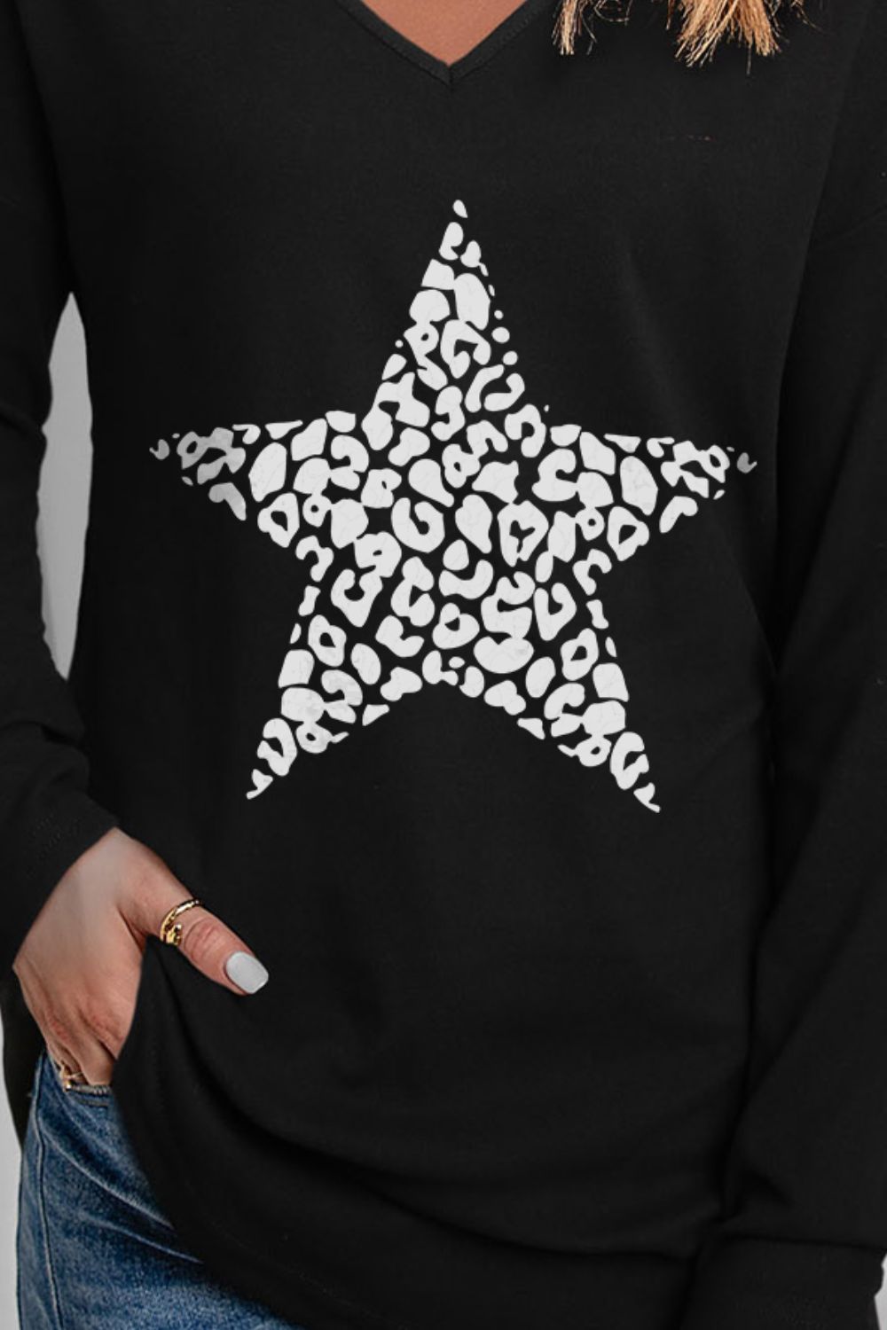 Leopard Star Graphic V-Neck Top-Jewearrings