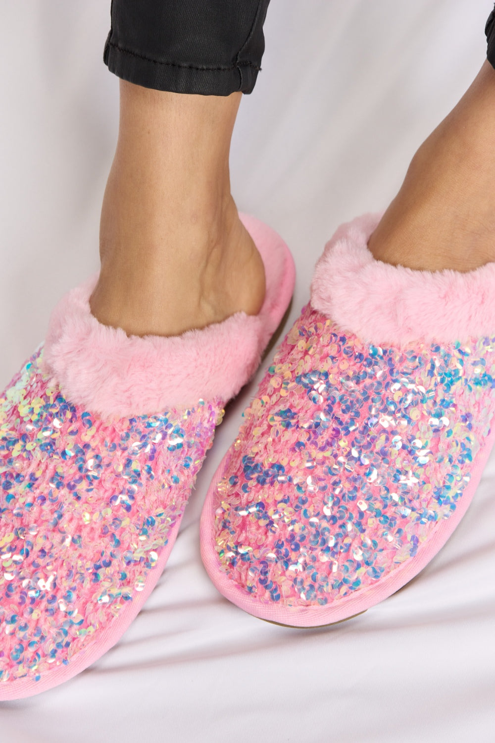 Forever Link Sequin Plush Round Toe Slippers-Jewearrings