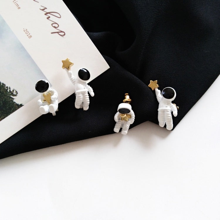 Astronaut Earrings Fashion Five-pointed Star Ear Clip Earrings-Jewearrings